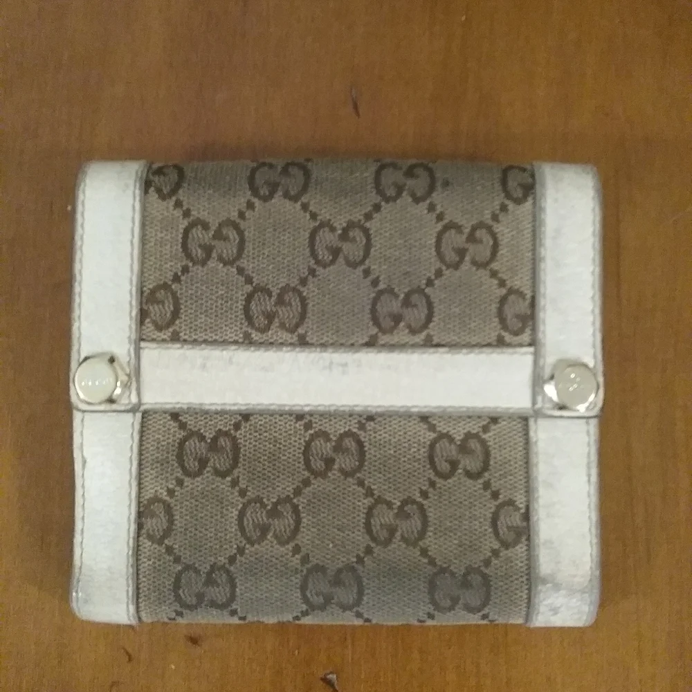 Authentic Gucci GG Wallet